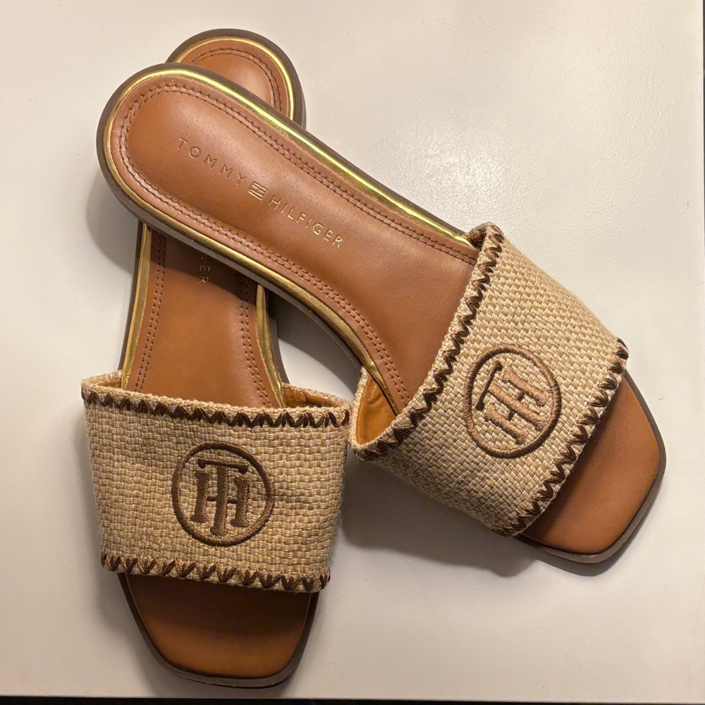 Tommy Hilfiger Women's Brown Woven Slide Sandals